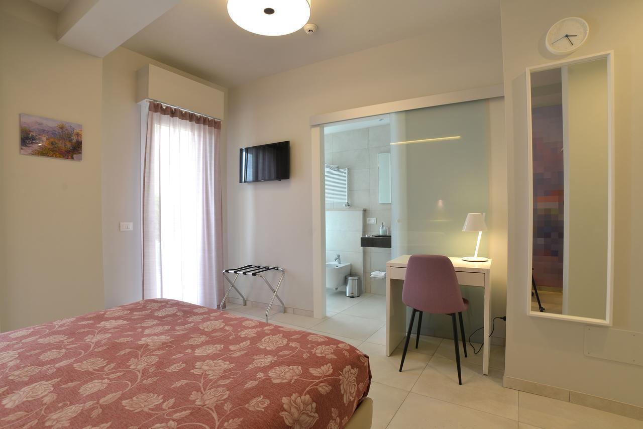 Hotel Villa Miki Bordighera Eksteriør billede